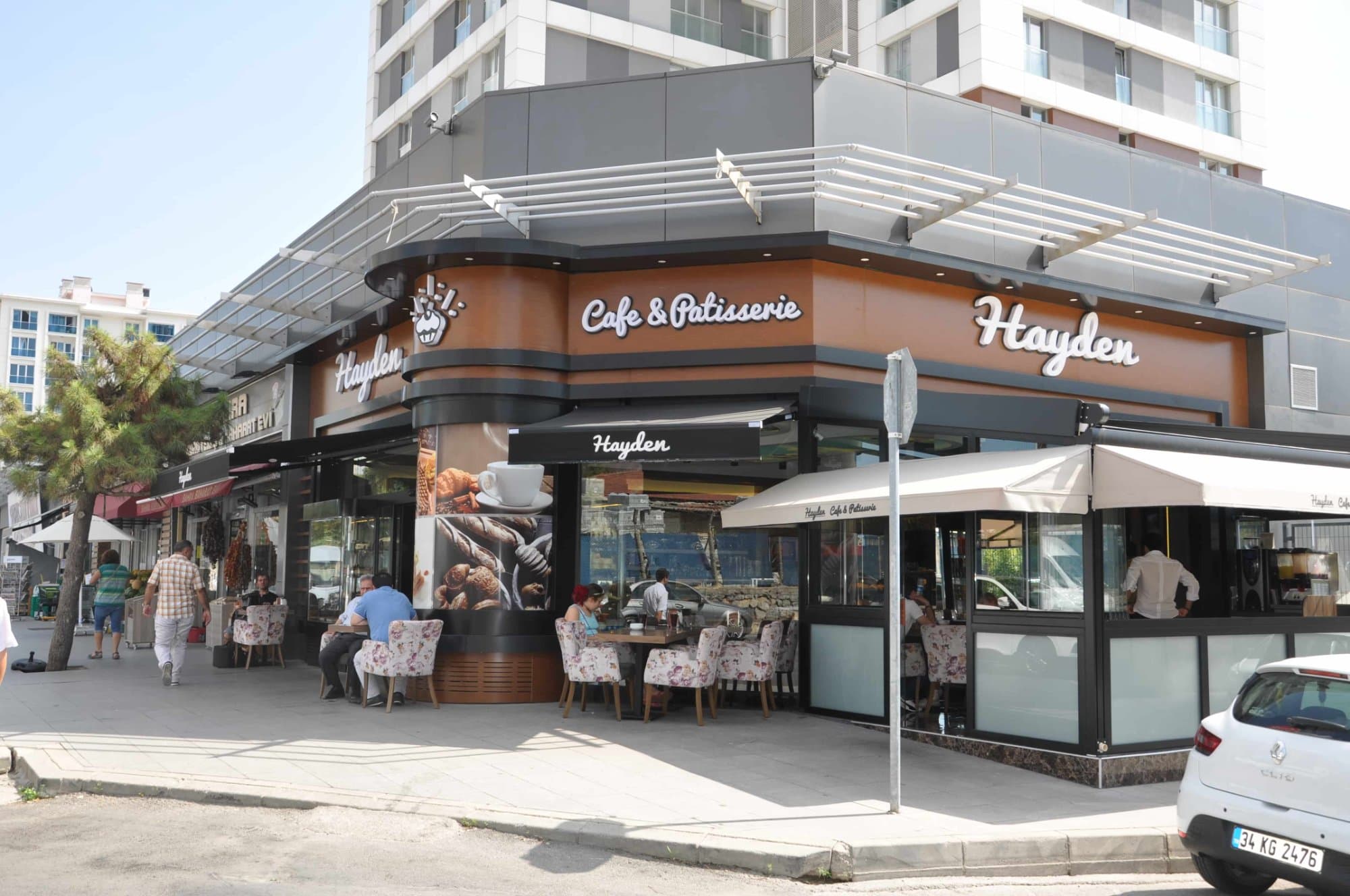 Hayden / Kartal — Pastakane & Kafe · 2015